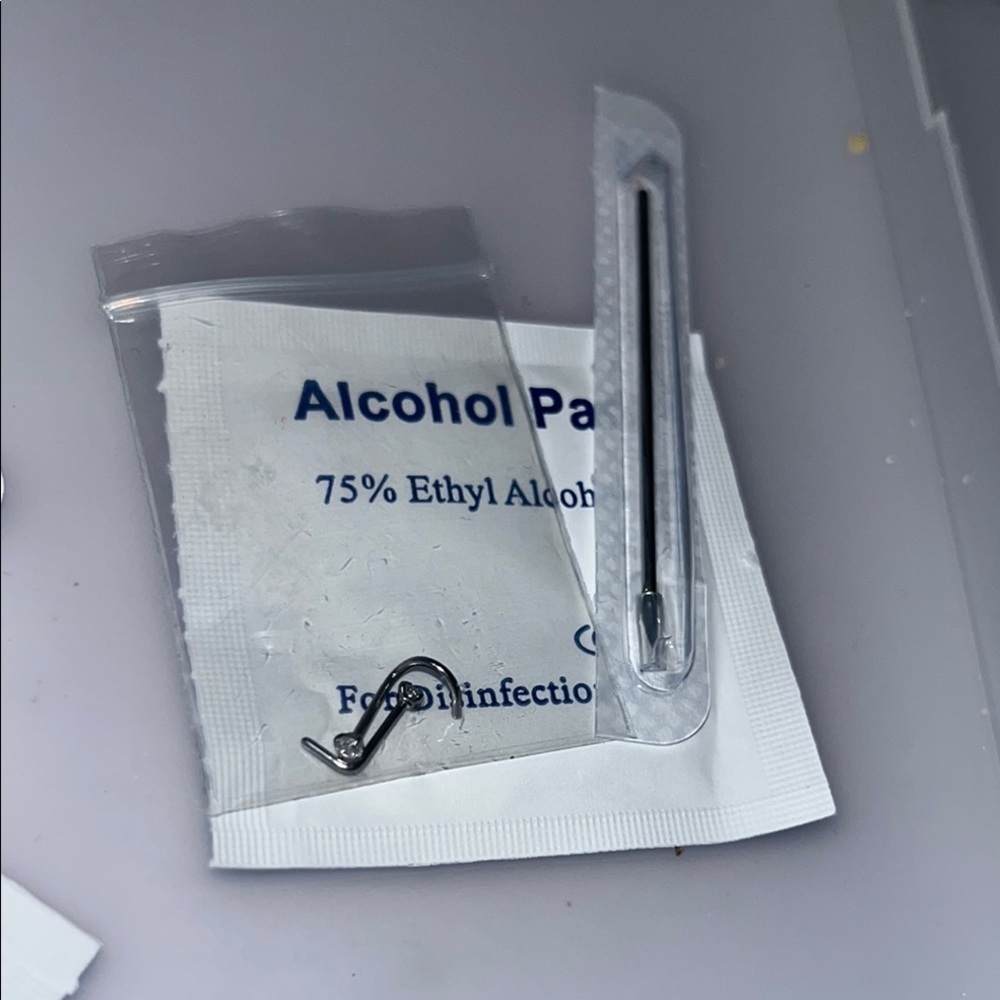 Piercing Kit with Alcohol Pad all u need for a nose piercing